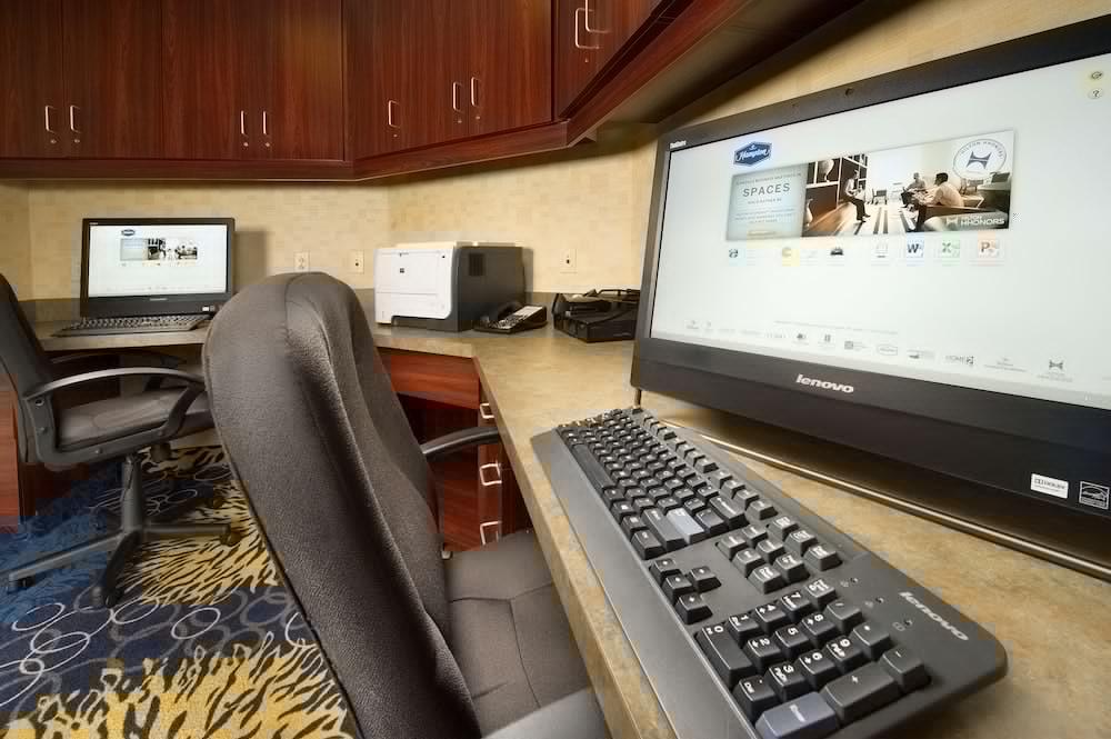 Hampton Inn Syracuse Clay Liverpool Bagian luar foto