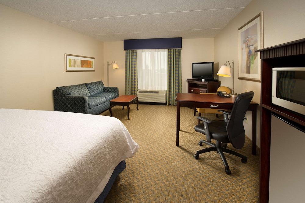 Hampton Inn Syracuse Clay Liverpool Bagian luar foto