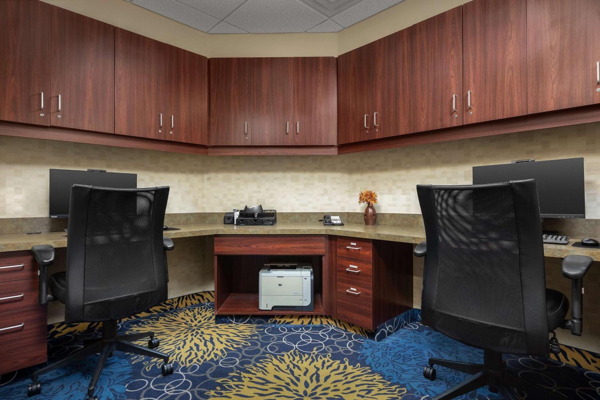 Hampton Inn Syracuse Clay Liverpool Bagian luar foto