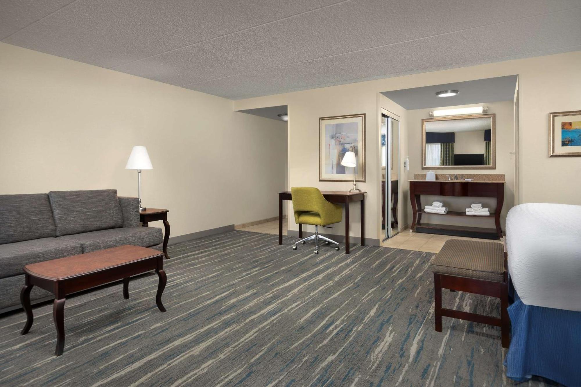 Hampton Inn Syracuse Clay Liverpool Bagian luar foto