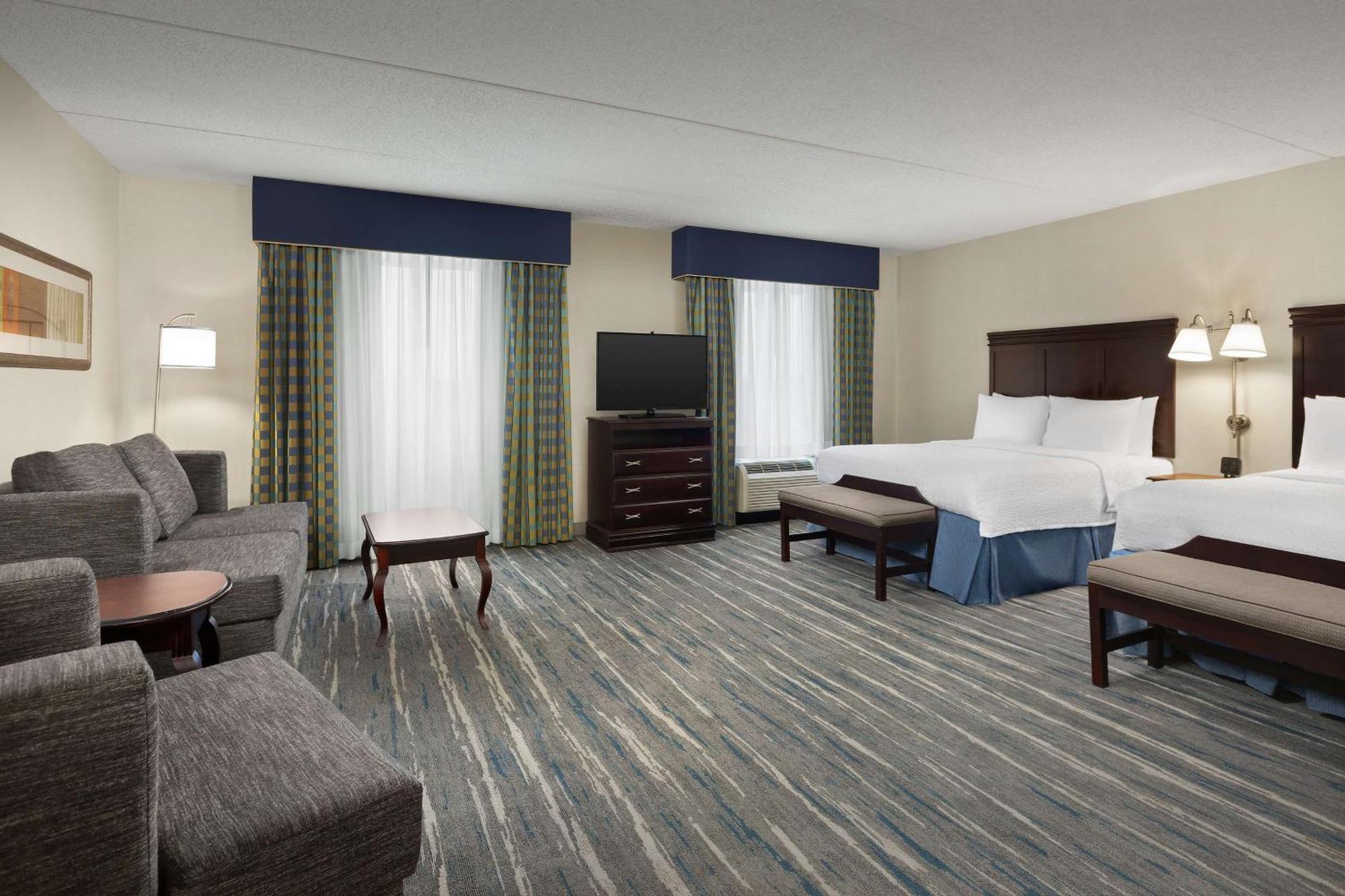 Hampton Inn Syracuse Clay Liverpool Bagian luar foto