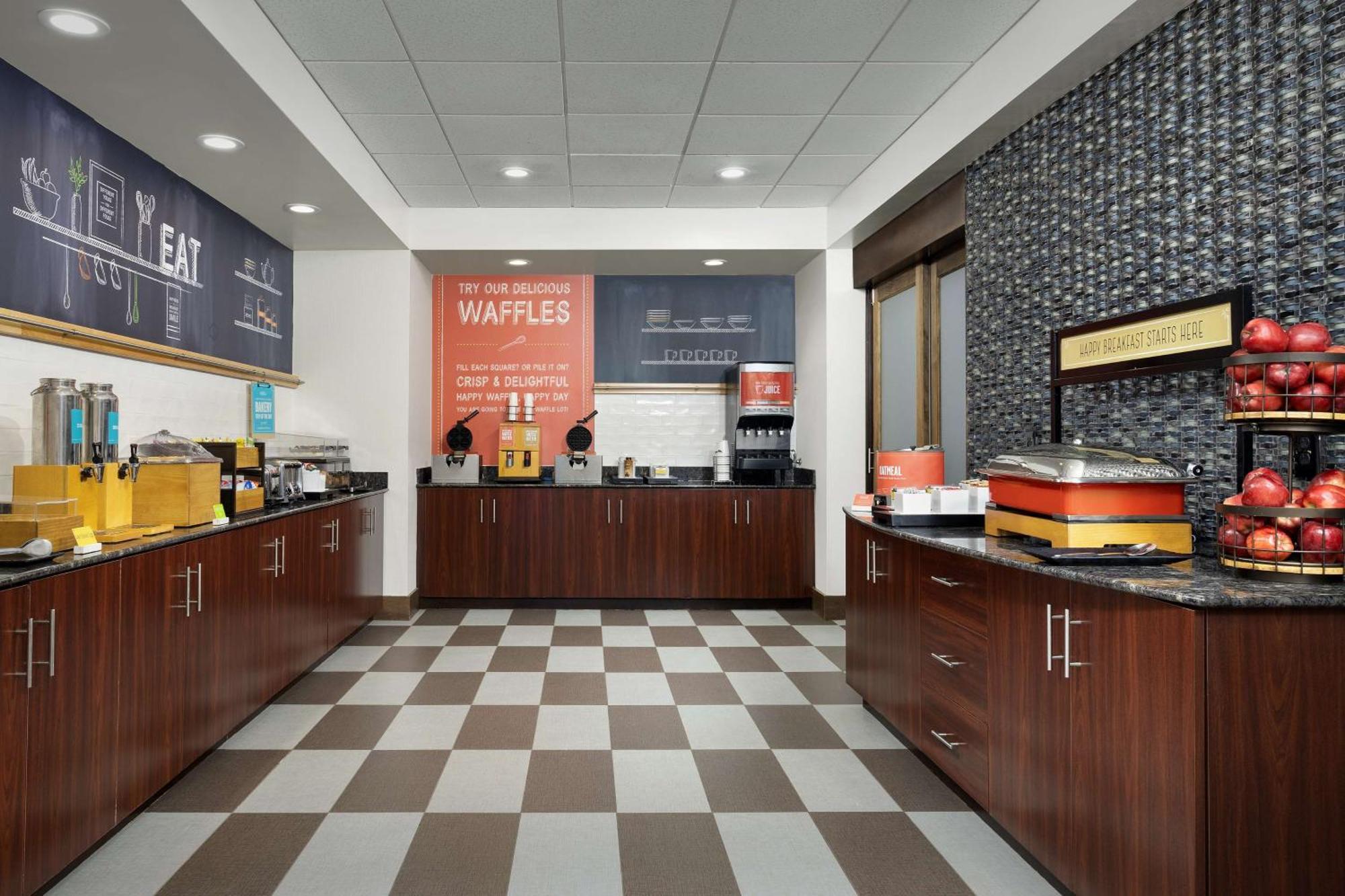 Hampton Inn Syracuse Clay Liverpool Bagian luar foto
