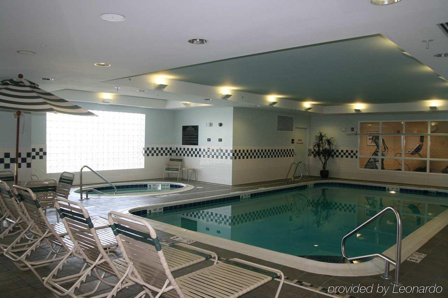Hampton Inn Syracuse Clay Liverpool Bagian luar foto