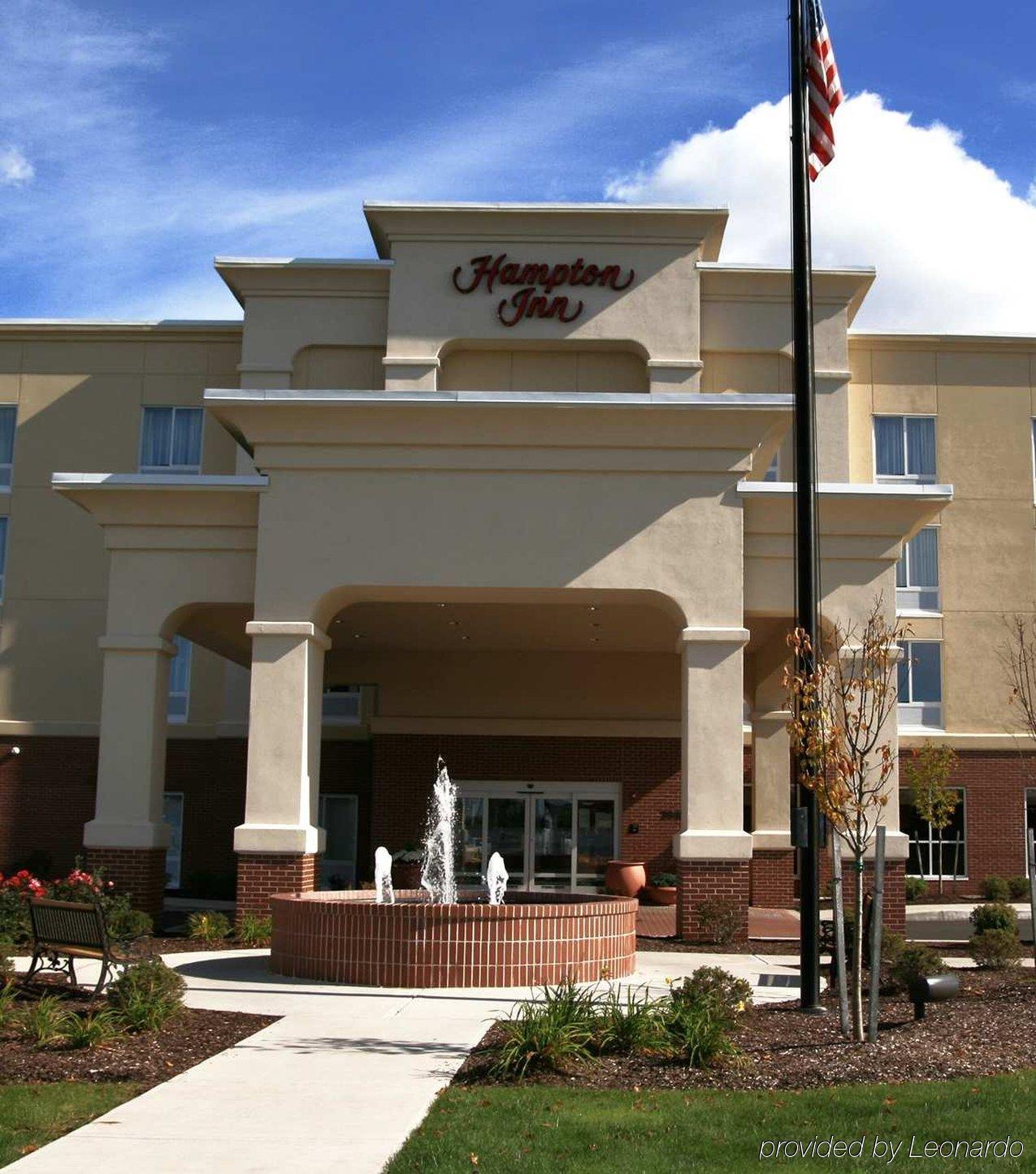 Hampton Inn Syracuse Clay Liverpool Bagian luar foto